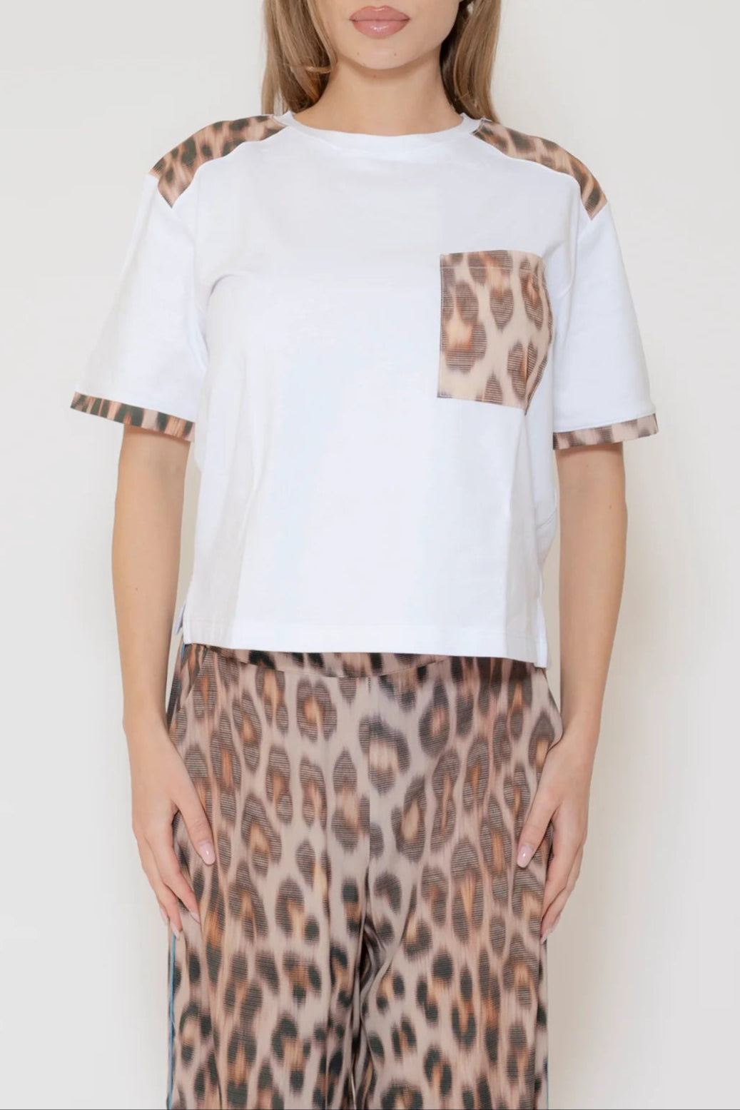 SHIRT CON TASCHINO